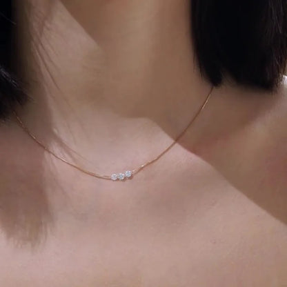LIEVENA™ Drei-Zirkon-Halskette